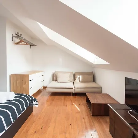 Cozy In Bairro Alto Apartment Lissabon