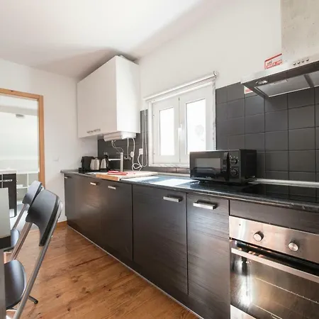 Cozy In Bairro Alto 리스본